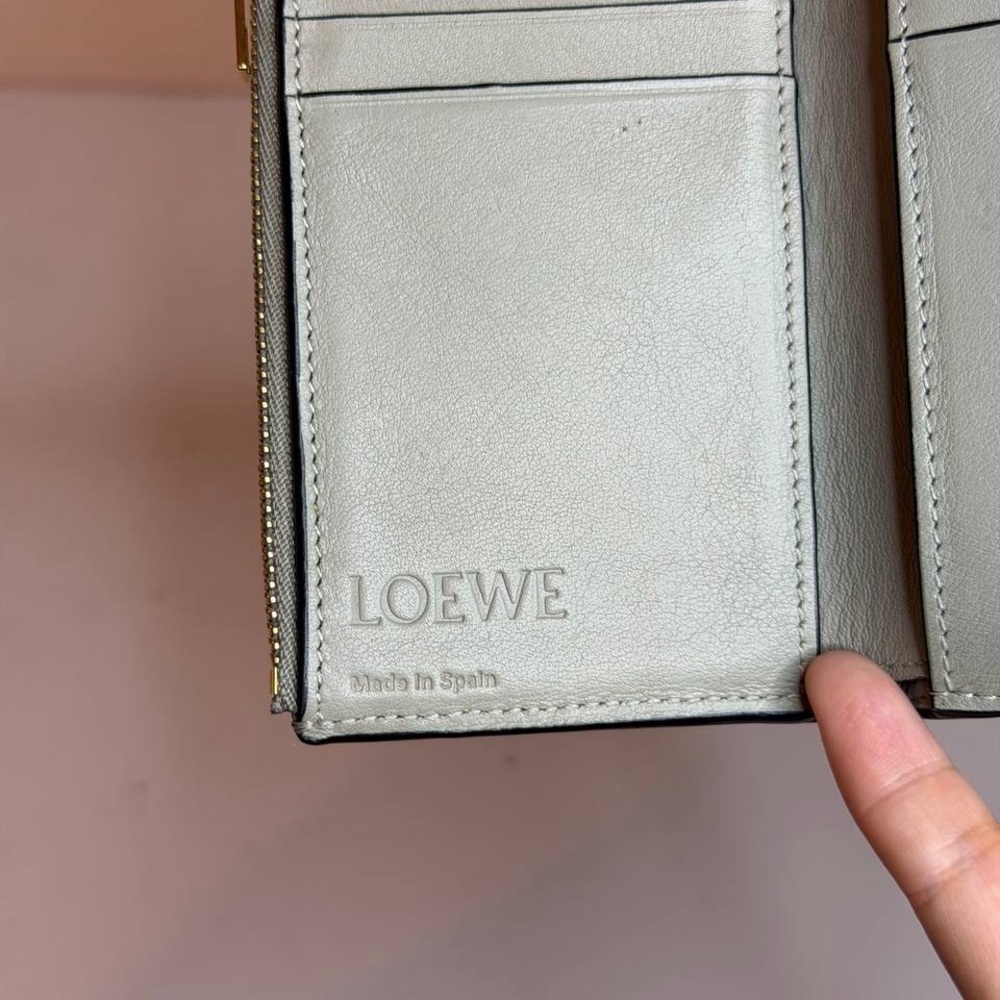 Loewe Small Vertical Wallet Green/Lime Yellow Grained Calf Leather - Picture 9 of 14